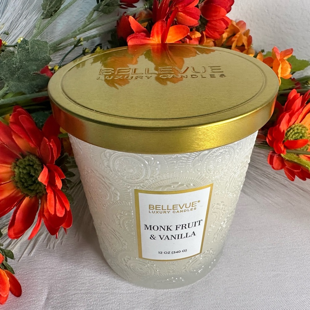 Bellevue Double Wick 12 oz Luxury Candle MONK FRUIT & VANILLA ~ New! - Picture 6 of 13